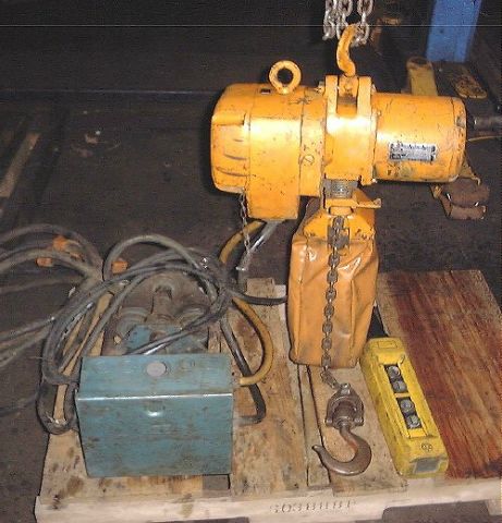 Hoist_electric_1000lbs_Kito_Turcot_stkP0210.jpg